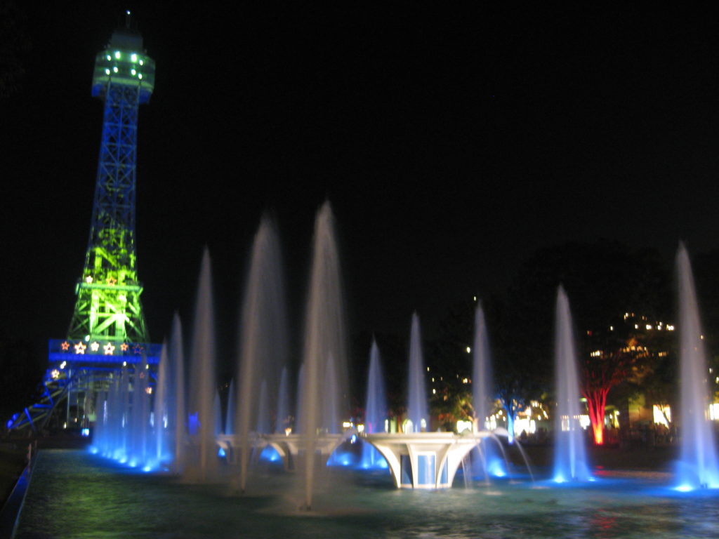 connor goodwolf A New Year for Theme Park Exploration! 3 connor goodwolf kings island eiffel tower at night